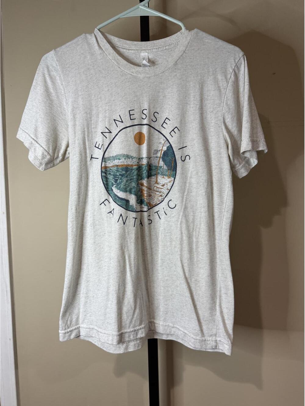 Tennessee Is Fantastic Graphic T-Shirt Small - Picture 2 of 6
